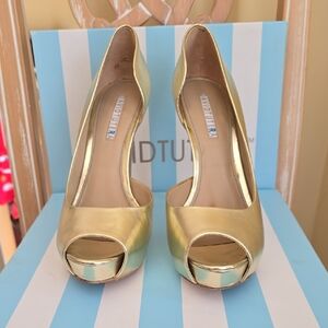 David Tutera Gold Peep-Toe Heels